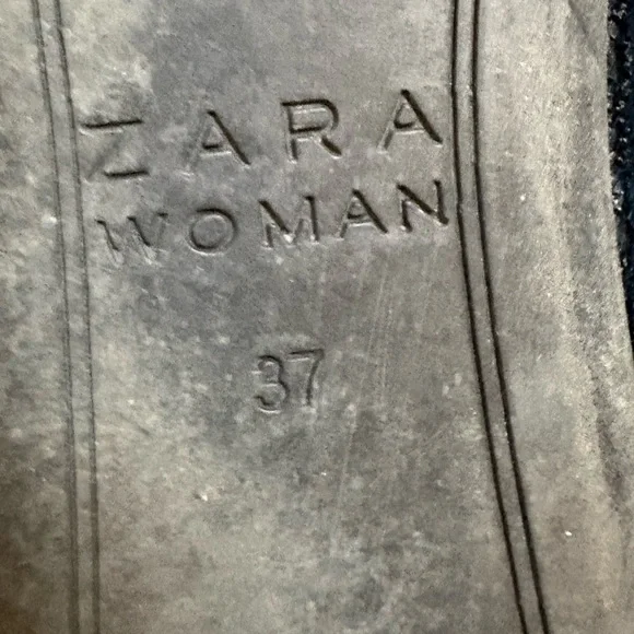 Zara Blue velvet pineapple smoking shoes loafers in size 37 - Picture 7 of 7